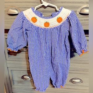 Boutique outfit. Worn once : 6-12month